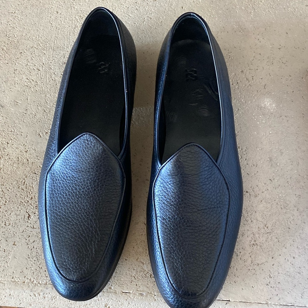 NEW - MENS never worn, Morjas “the Belgian” black deerskin loafers